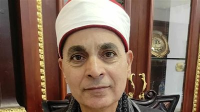 القارئ عبدالله العزب: افتتحت عزاء الدكتور أحمد عمر هاشم تكريمًا له