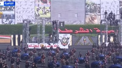 طلاب وطالبات كلية الشرطة يستعرضون مهاراتهم القتالية أمام الرئيس السيسي|صور