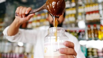 هل العسل بديل صحي للسكر؟ الحقيقة الكاملة لصحة القلب ومستويات الجلوكوز  