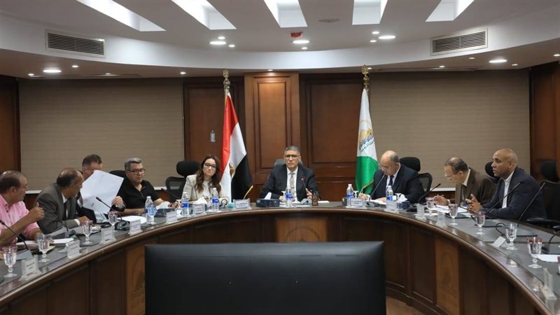 محافظ الجيزة يبحث