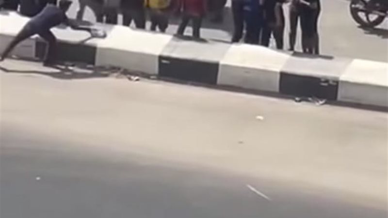 جانب من المشهد 