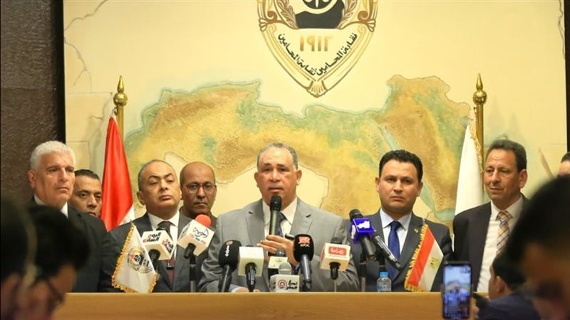 نقيب المحامين