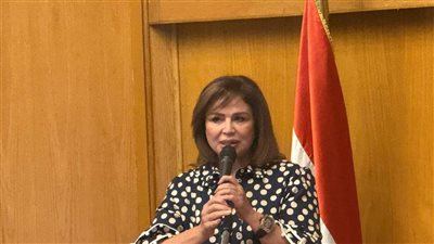 ماليش في السياسة والشباب هم أملنا.. أبرز تصريحات إلهام شاهين في مهرجان VS-Film