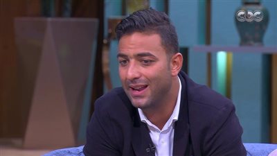 ميدو مازحًا: 