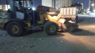 حملات مسائية لرفع الإشغالات والتصدى لظاهرة النبيشة بنطاق حى الأربعين بالسويس 