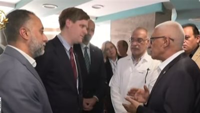 وزير التنمية النرويجي يصل إلى مستشفى العريش العام لزيارة المصابين من غزة 