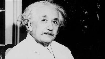 يعود لعام 1894.. بيع كمان آينشتاين في مزاد بريطاني بـ1.5 مليون دولار