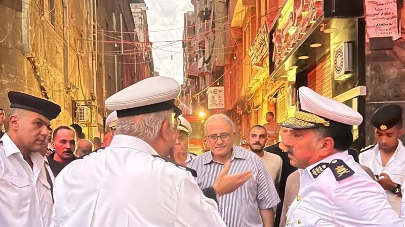 متابعة حريق شارع