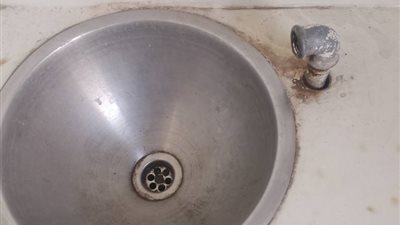 تداول صور تظهر سوء حالة دورات المياه  داخل قطار الصعيد رقم 157| صور