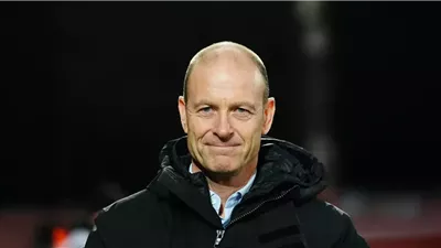 ياس سوروب المدير الفني الجديد يحسم مصير أفشة وديانج في النادي الأهلي