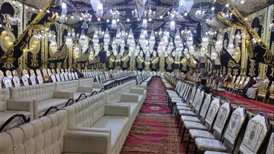 ما حكم قراءة القرآن في المياتم وسرادقات العزاء؟ وما حكم أخذ أجر على هذا العمل؟