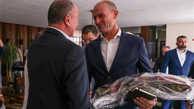 شاهد بالصور.. الظهور الأول لـ ياس سوروب داخل النادي الأهلي 