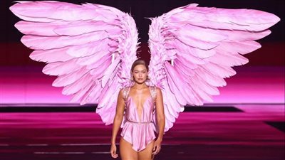 رسميًا.. تمت الموافقة على جيجي حديد للظهور في عرض فيكتوريا سيكريت 2025