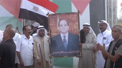 احتفالات شعبية في خان يونس.. اللجنة المصرية تحتفل باتفاق شرم الشيخ