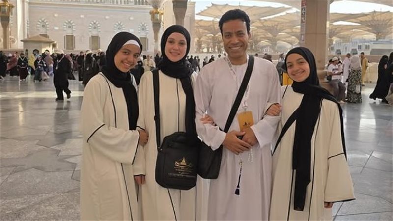 سامح حسين وأسرته
