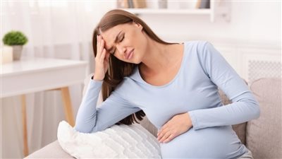 الرضاعة الطبيعية ليست سهلة دائما.. الأسباب النفسية وراء رفض بعض الأمهات لها 	