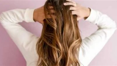 خلطات منزلية تغذي الشعر الخفيف وتضاعف كثافته بشكل ملحوظ 	