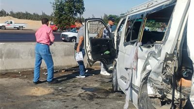 اصابة 11 شخصا اثر اصطدام سيارة ميكروباص باخري ملاكي بدائرة وادي النطرون 
