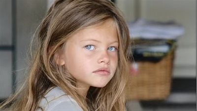 ثيلان بلوندو..أجمل فتاة في العالم تبهر باريس بإطلالة في أسبوع الموضة 2025