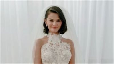 تفاصيل فستان زفاف سيلينا جوميز.. رالف لورين يكشفها