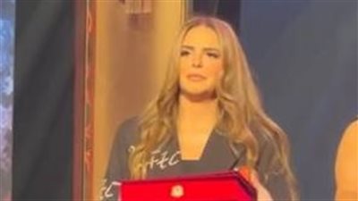 بإطلالة جريئة وعصرية.. دنيا عبدالعزيز تخطف الأنظار في ختام مهرجان جيلنا