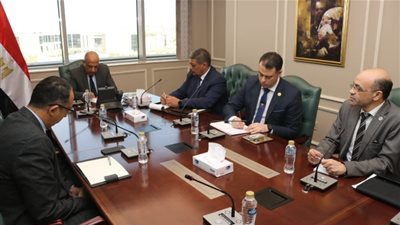 وزير الكهرباء يتابع خطة العمل والتعاون والتنسيق فى مشروعات العلوم الطبية 