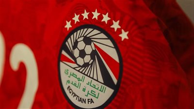 منتخب مصر بالزي الأساسي أمام غينيا بيساو في تصفيات كأس العالم 