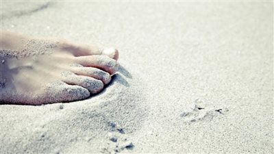 علامة غريبة في أظافرك قد تكشف خطر الإصابة بسرطان الرئة