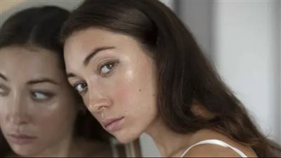 لبشرتك الدهنية..3 مكونات احذريها و3 احرصي على استخدامها 