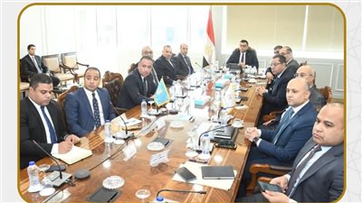 الشربيني يعقد اجتماعاً لبحث ملف تشغيل مشروع حدائق تلال الفسطاط