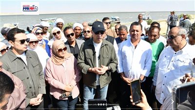 محافظ الفيوم يشارك الصيادين فرحتهم بافتتاح موسم الصيد ببحيرة قارون