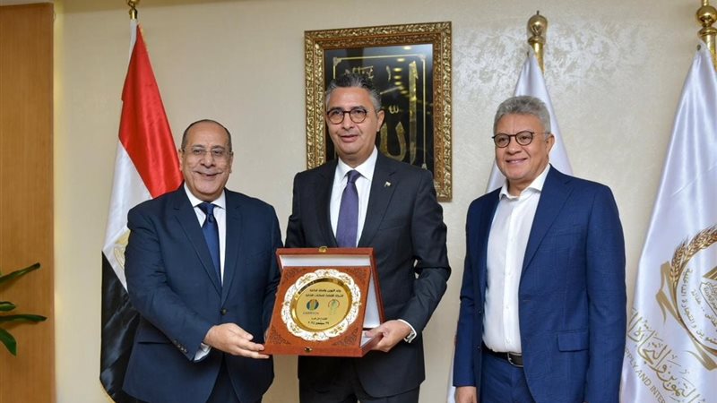 وزير التموين