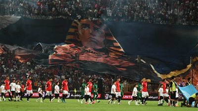 احنا التاريخ.. الأهرامات وأبو الهول وكأس العالم تيفو خاص احتفالا بالمنتخب