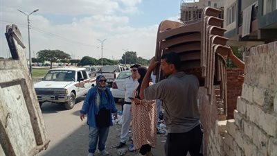 محافظ الإسماعيلية يؤكد على استمرار الحملات لإزالة أماكن النباشين بالمدينة