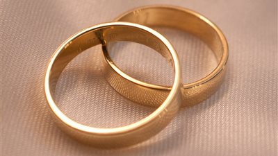 هل يجوز استرداد شبكة الخطوبة بعد التنازل عنها؟.. أمينة الفتوى توضح