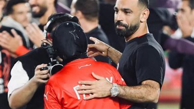 ساعة تتجاوز 3 مليون وشنطة تتجاوز المليون.. أسعار إطلالة محمد صلاح وزوجته