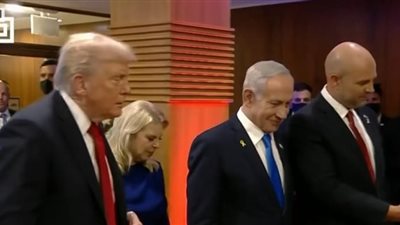 يسرائيل هيوم: ترامب يدرس ضم نتنياهو إلى قمة شرم الشيخ