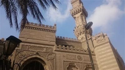 مساجد تاريخية | مسجد السلطان الحنفي.. معلم روحي وتاريخي في قلب السيدة زينب