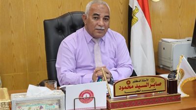 حل أزمة الكتاب الجامعي.. كلية اللغة العربية بأسيوط تعقد المجلس الطلابي الأول