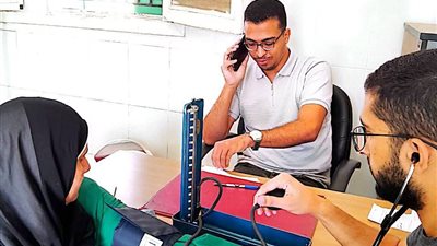 تقديم خدمات طبية لأكثر من 470 مواطن ضمن قوافل مجانية بكفر الدوار والدلنجات