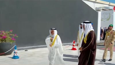 وصول أمير الكويت إلى مصر للمشاركة في قمة شرم الشيخ للسلام