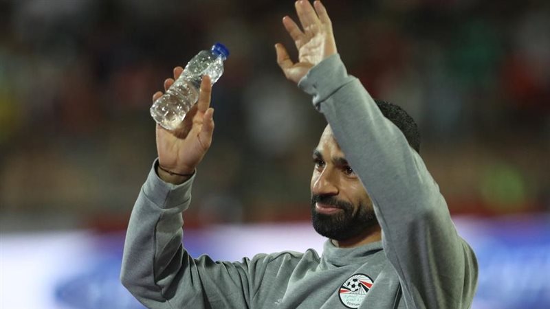 محمد صلاح يرد على