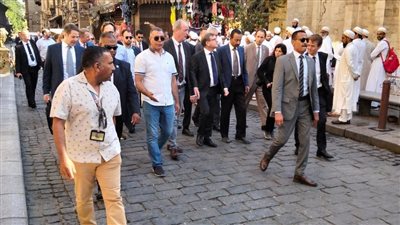 وزير خارجية ألمانيا يتجول في آثار الجمالية ويشيد بالتراث الإسلامي