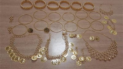 لبس الكلابشات قبل ماينفذ مخططة..  تفاصيل سقوط حرامي الذهب بقنا