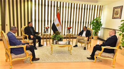 محافظ أسيوط يستقبل وزير الإسكان لمتابعة المشروعات التنموية والبنية التحتية