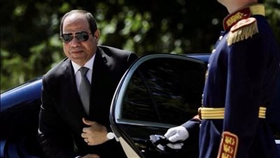 ياسمين عبد العزيز ومي كساب يشيدان بالرئيس السيسي بسبب قمة السلام