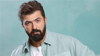 بعد اندلاع النيران بالقرب من وجهه.. سيف نبيل يطئن جمهوره يكشف التفاصيل