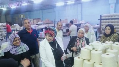 قافلة طبية وزيارة ميدانية  لتعزيز علاقات  العمل والرعاية الصحية للعمال بالسويس