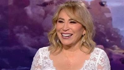 حقنة بآلاف الدولارات.. كيف تستعيد إيناس الدغيدي شبابها؟