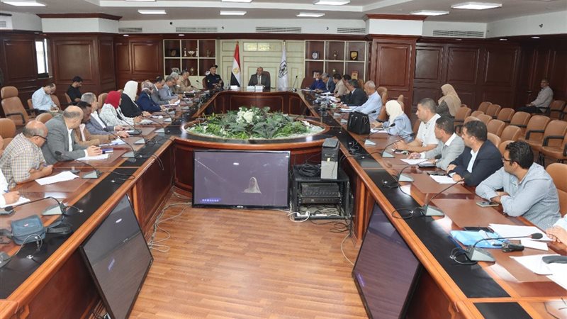 اللواء حازم عزت السكرتير